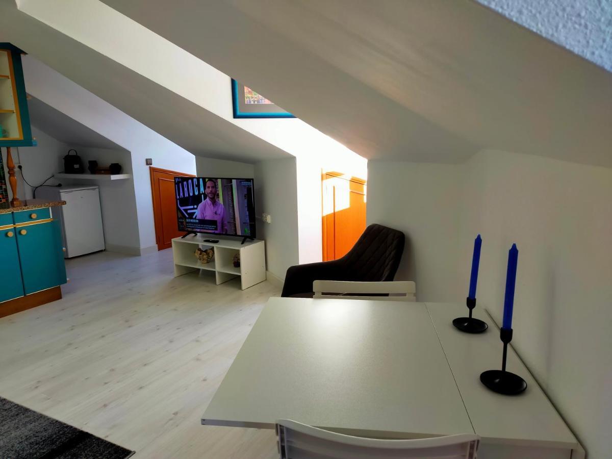 Apartamento En El Casco Antiguo De Ponferrada Luaran gambar