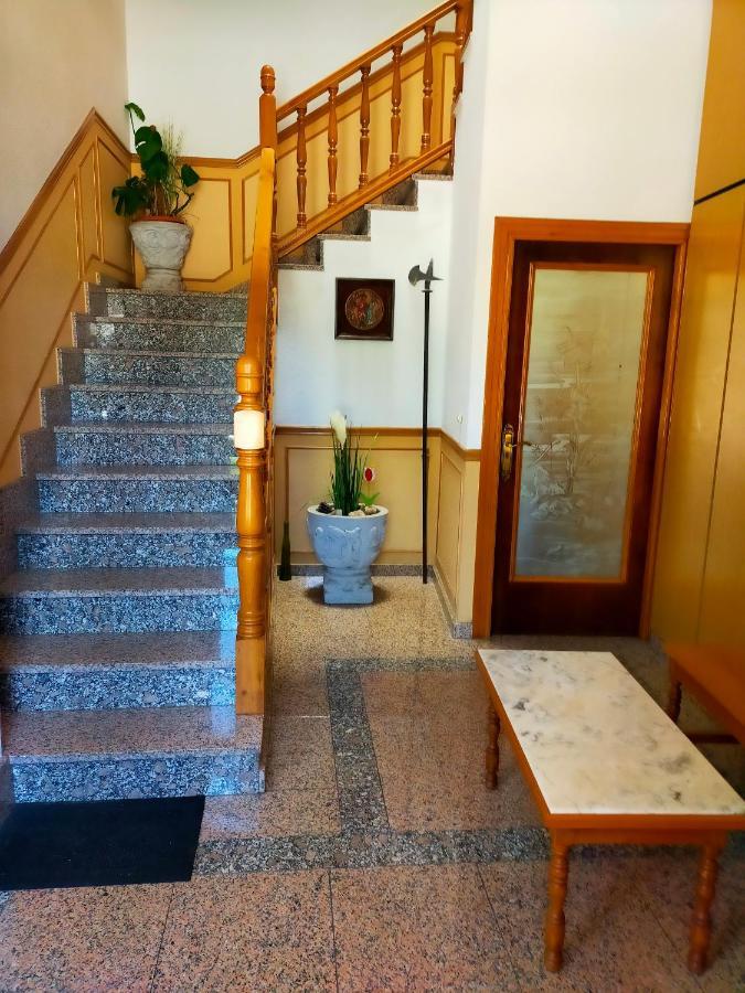Apartamento En El Casco Antiguo De Ponferrada Luaran gambar