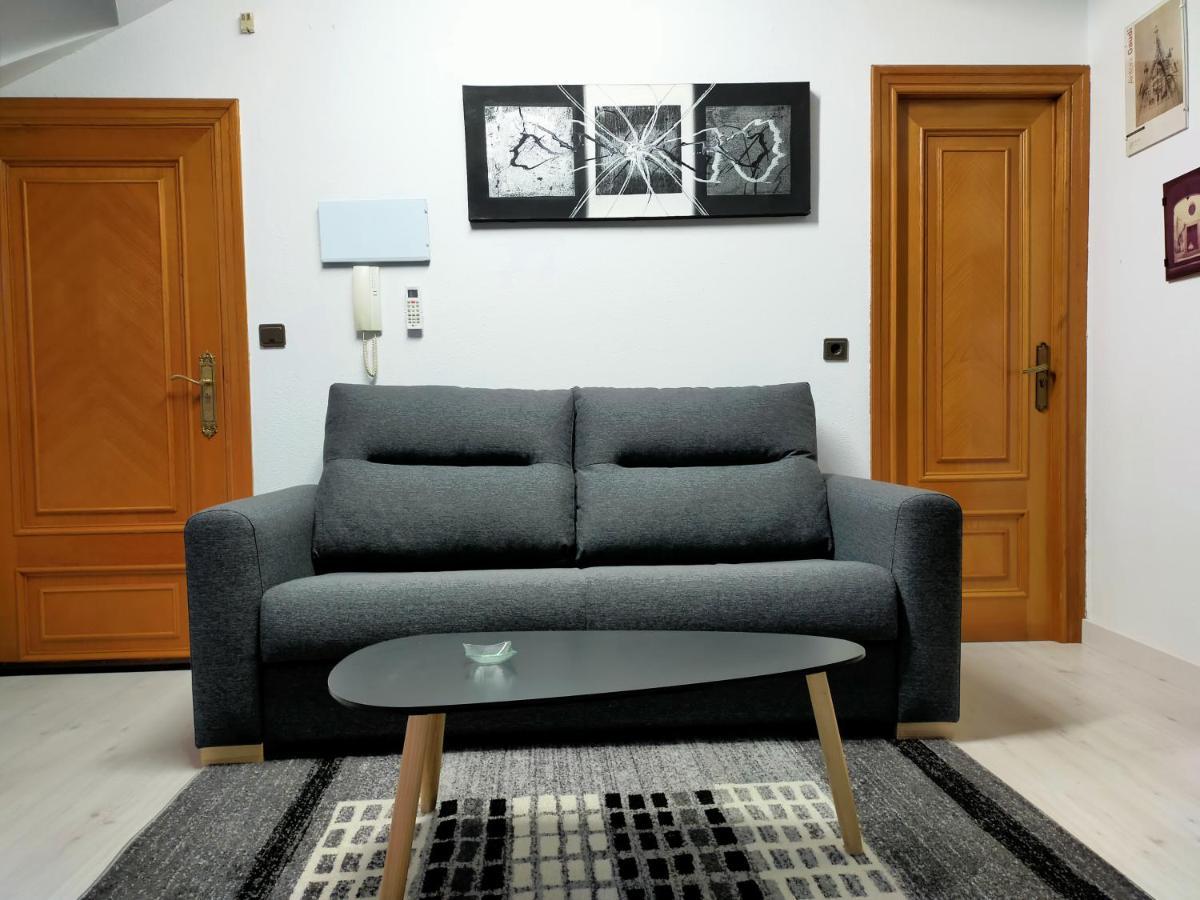 Apartamento En El Casco Antiguo De Ponferrada Luaran gambar